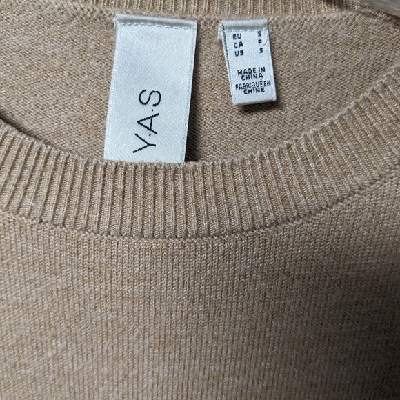 Sweater dress with ruffles size S - Picture 2 of 2